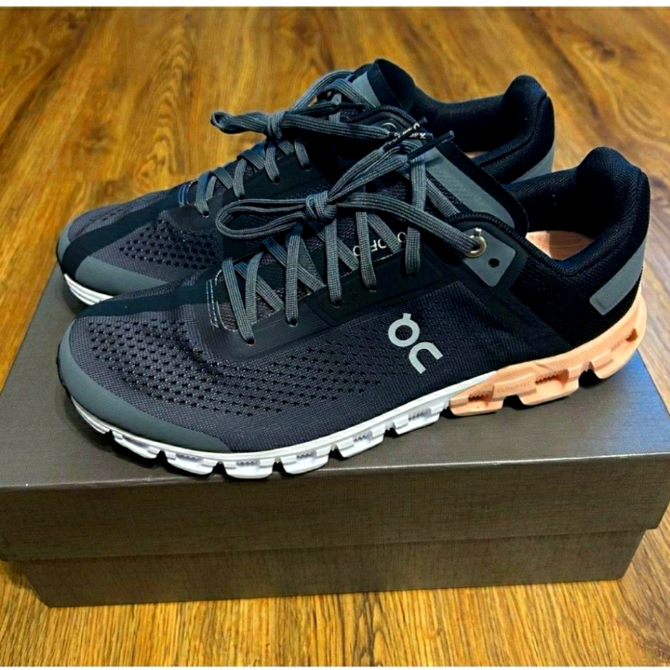 On Cloud Cloudflow Running Sneakers Tennis Shoes W 10.5 Or M 9